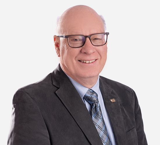 Headshot of Dale Gislason, FCPA, FCGA.