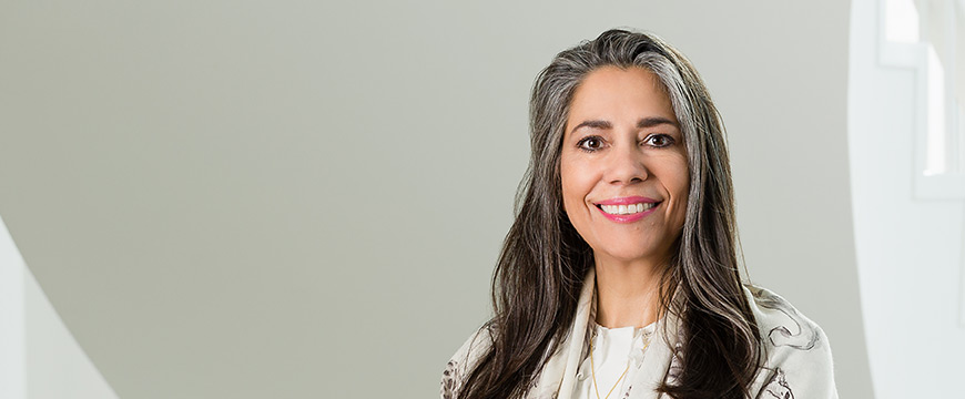 Woman smiling looking at the camera